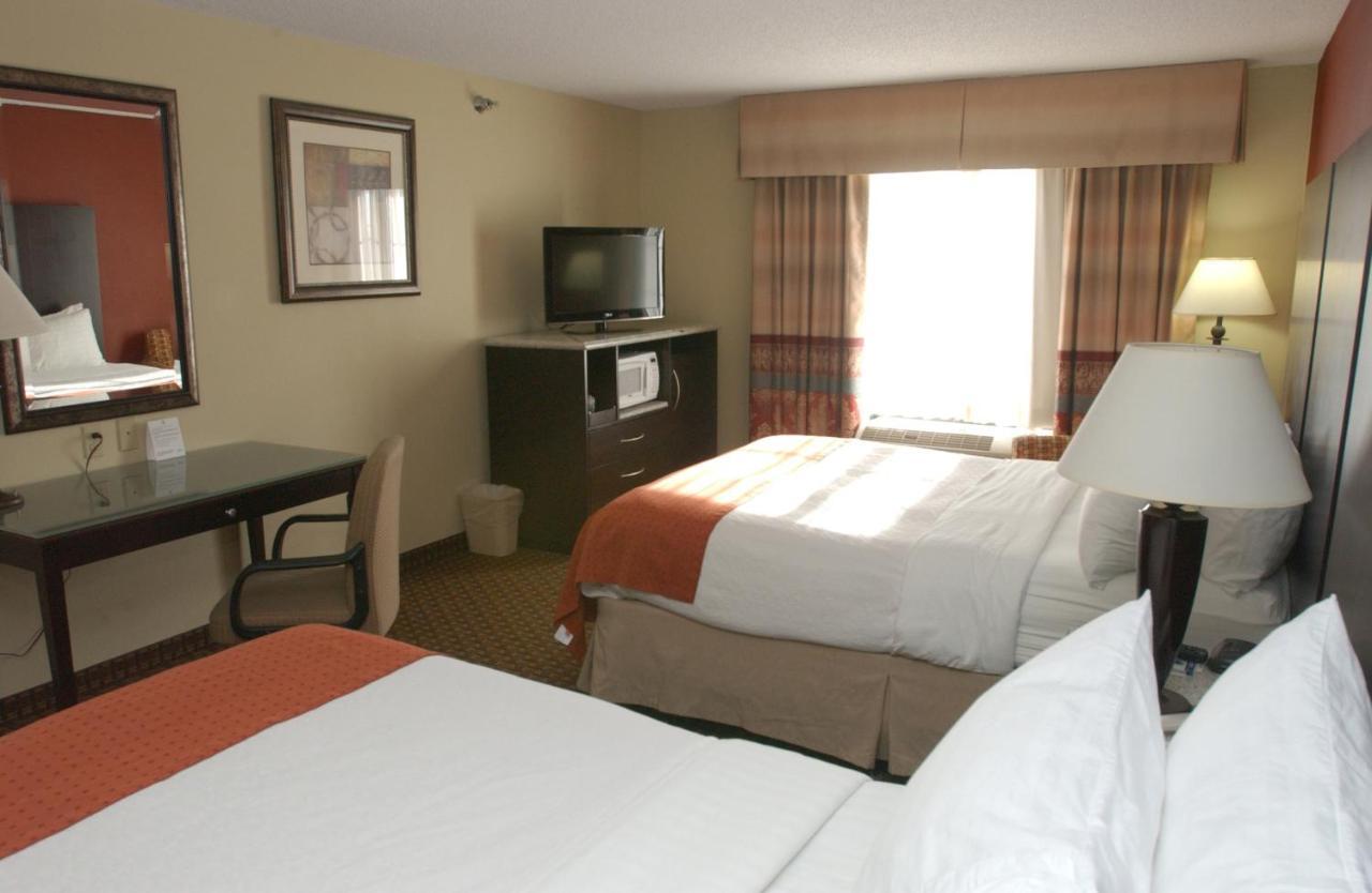 Holiday Inn Hotel & Suites Owatonna חדר תמונה